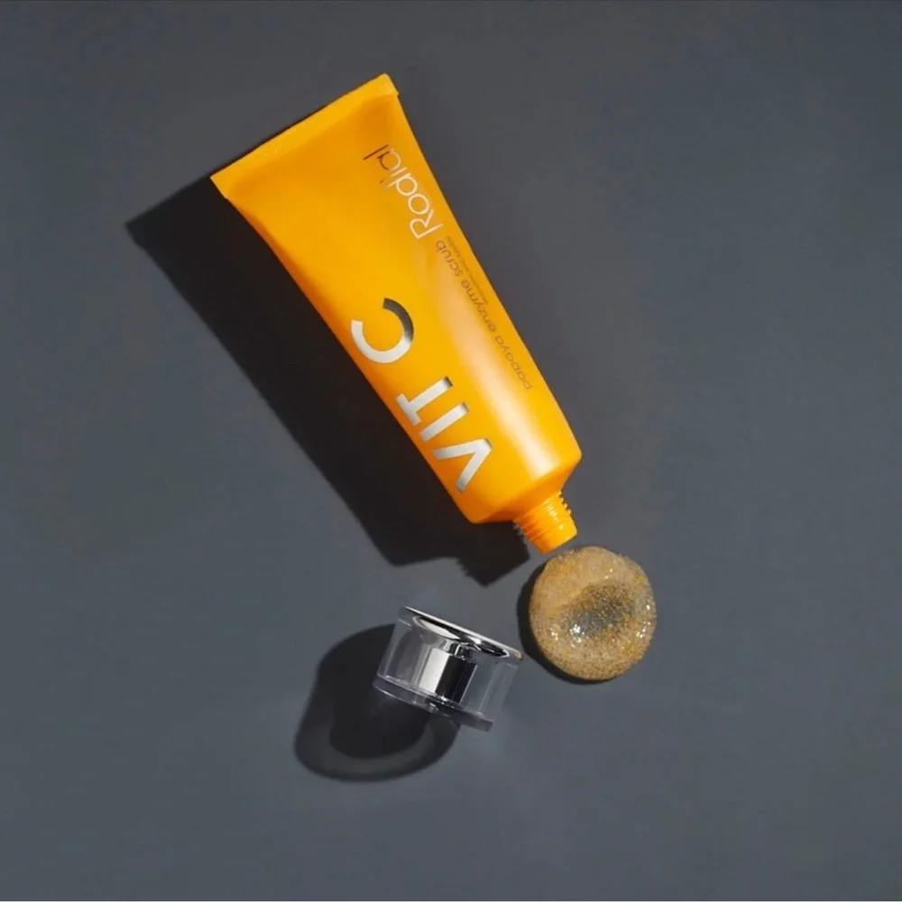 💦 RODIAL Vitamin C Papaya Enzyme Scrub